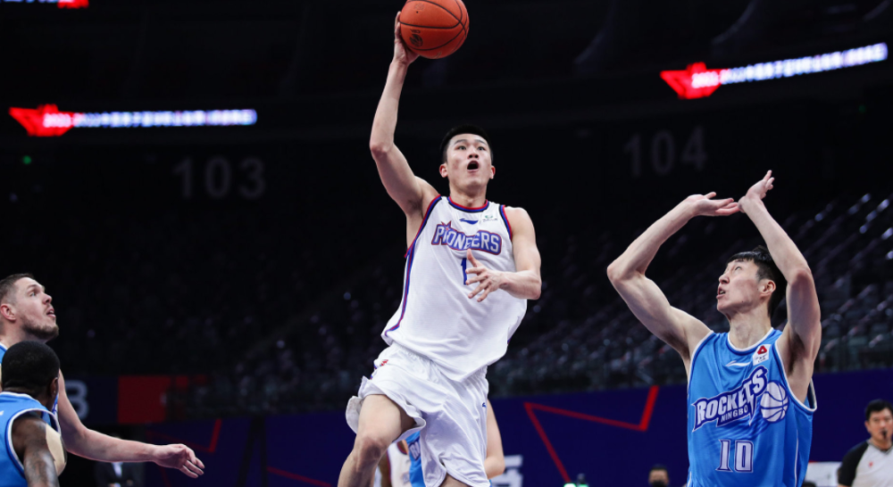 包含转折点勒沃库森遗憾出局，CBA季后赛加时末段攻防权衡，压力陡增，更衣室氛围转暖的词条