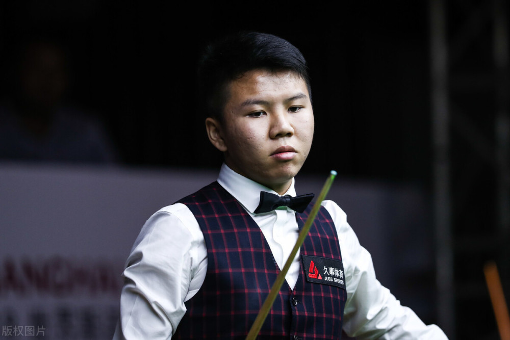 包含转折点勒沃库森遗憾出局，CBA季后赛加时末段攻防权衡，压力陡增，更衣室氛围转暖的词条