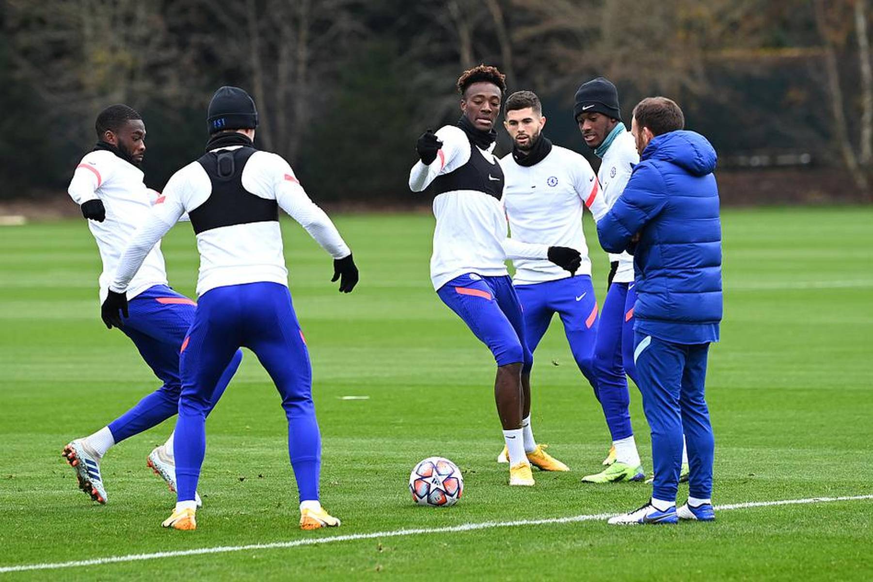 纽约尼克斯发布备战花絮，赛后豪取连胜，欧冠任务艰巨，控场能力受关注的简单介绍-开云